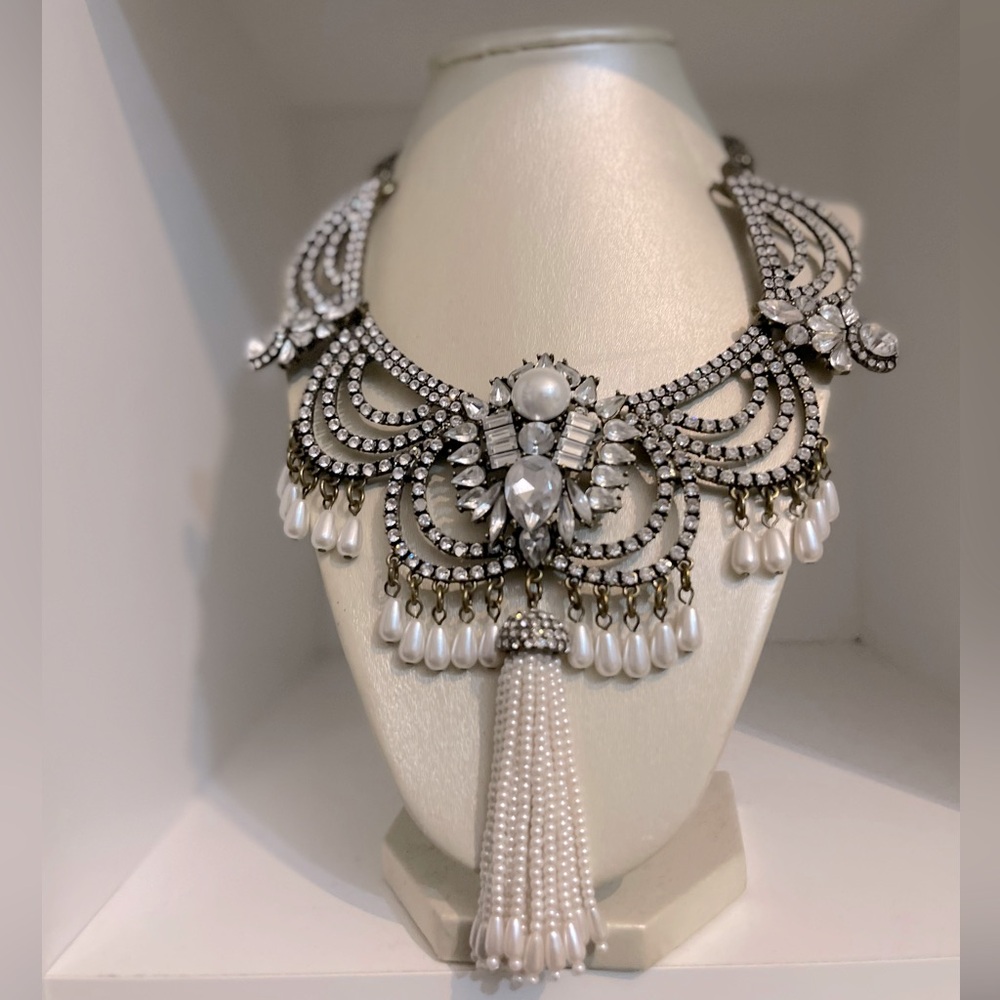 Bauble bar statement necklace